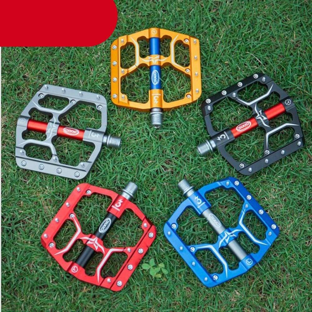 CNC machined aluminum bike pedals with 3 sealed bearings and grip studs
