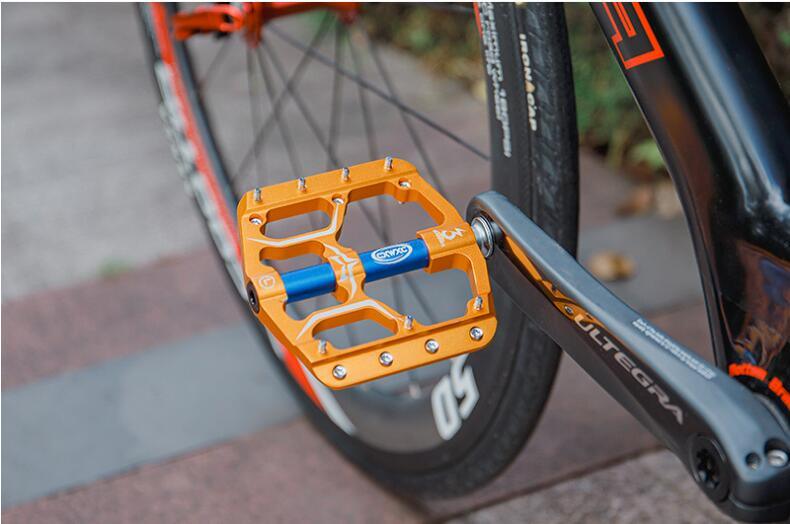 CNC Aluminum Flat Bike Pedals with 3 Sealed Bearings & Cleats