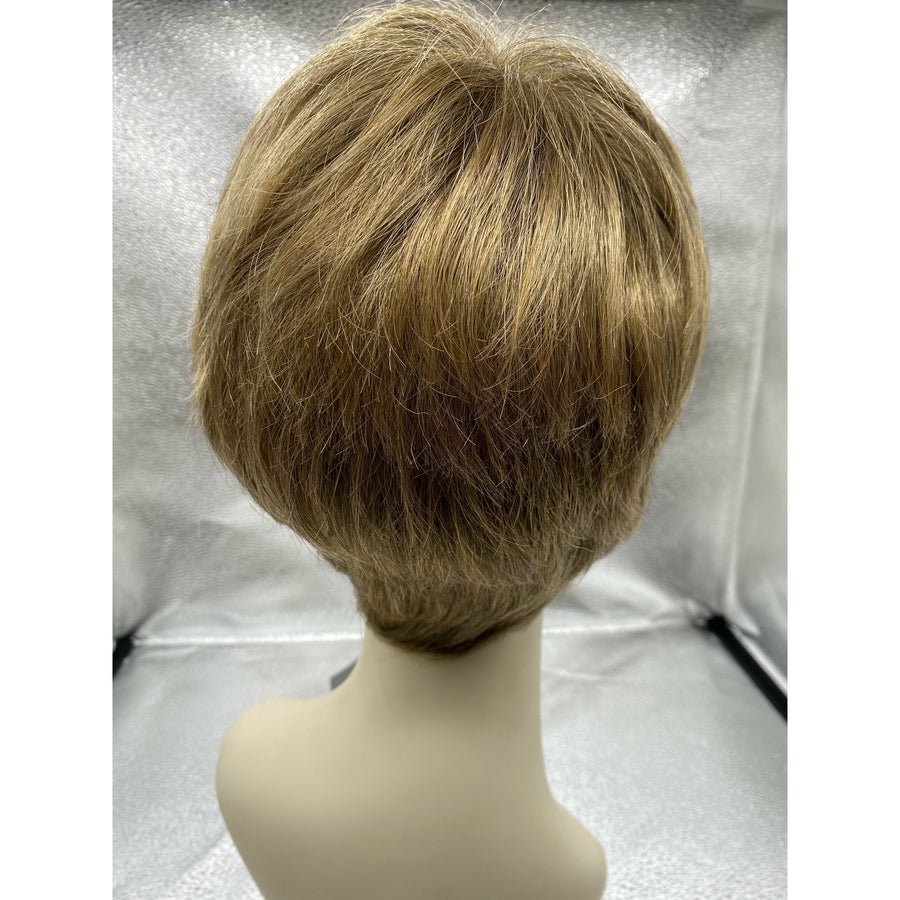 Winner Elite Wig: Sophisticated Lace Front Women's Hairpiece