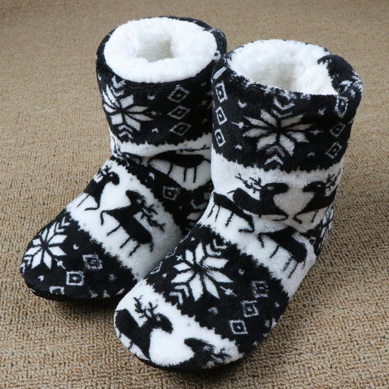 Women's festive animal print faux fur ankle bootie slippers in soft plush fabric
