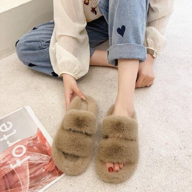 Women’s Faux Fur Open Toe Slippers with Fleece Lining & Rubber Sole