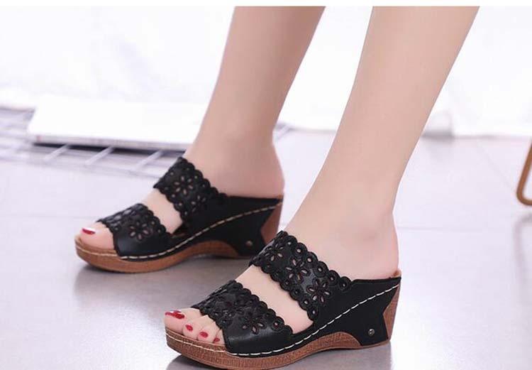 Women’s Leather Flat Sandals Vintage Casual Beach Slides