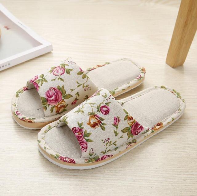 Women’s Floral Linen Indoor Slippers – Breathable Memory Foam Slides