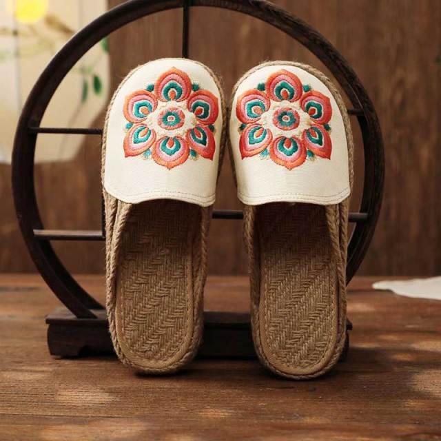 Women’s Handmade Embroidered Linen Mules Retro Flat Espadrilles