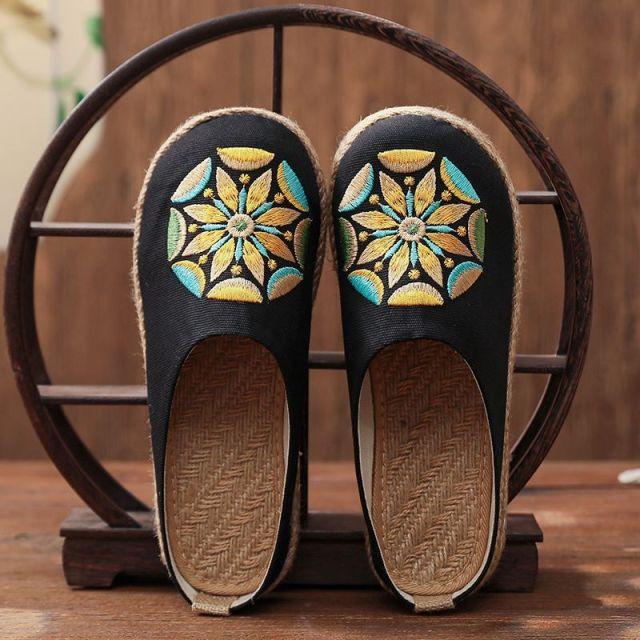 Women’s Handmade Embroidered Linen Mules Retro Flat Espadrilles