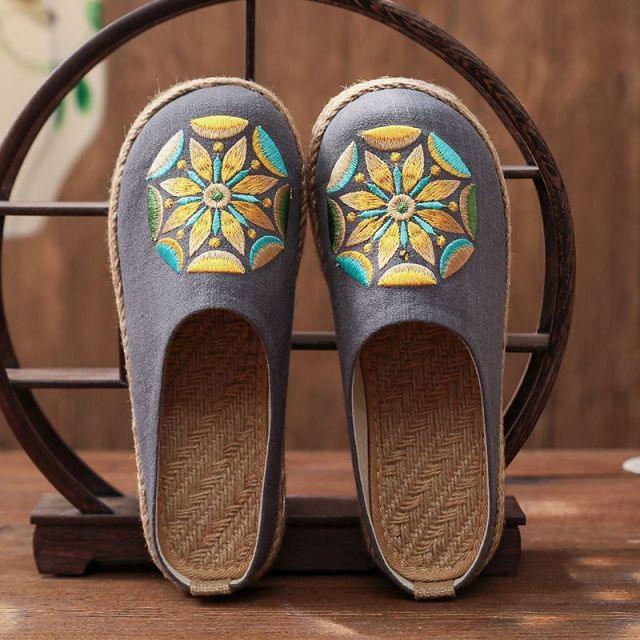 Women’s Handmade Embroidered Linen Mules Retro Flat Espadrilles