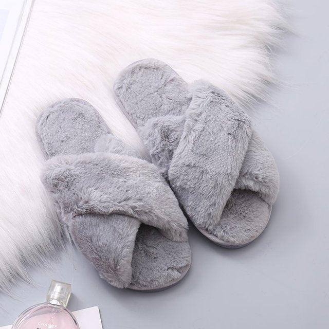 Women’s Faux Fur Cross Band Slippers - Cozy Indoor Slides
