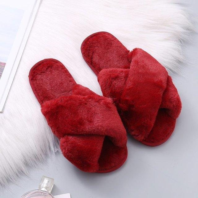 Women’s Faux Fur Cross Band Slippers - Cozy Indoor Slides