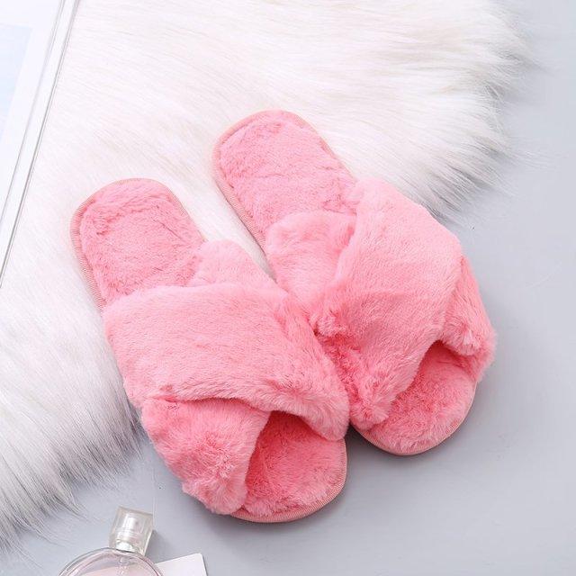 Women’s Faux Fur Cross Band Slippers - Cozy Indoor Slides