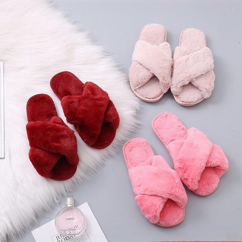 Women’s Faux Fur Cross Band Slippers - Cozy Indoor Slides