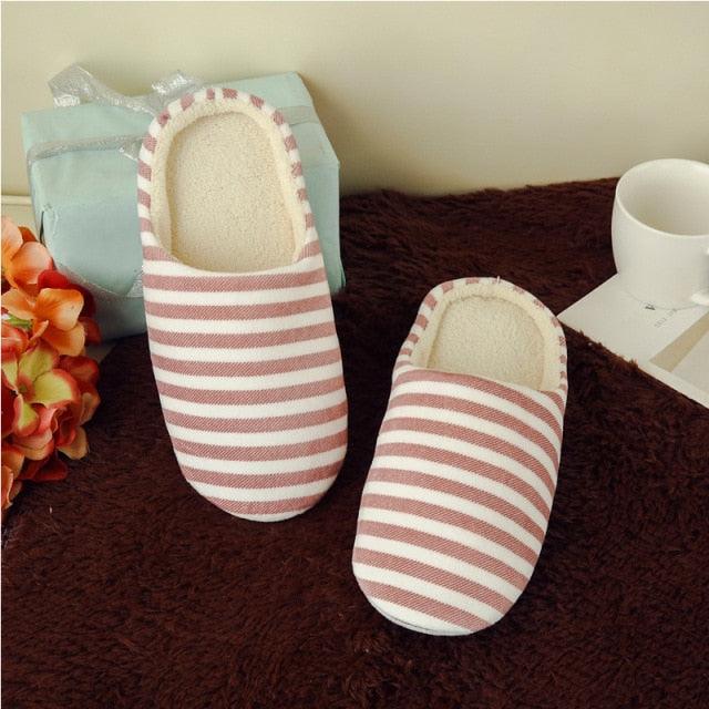 Women’s Plush Indoor Slippers: Cozy Modern Fleece Slides