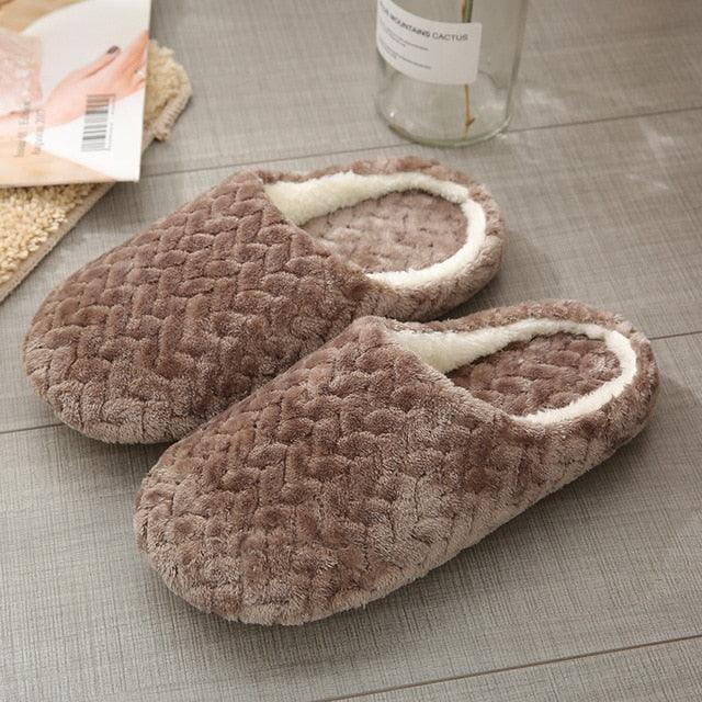 Women’s Plush Indoor Slippers: Cozy Modern Fleece Slides