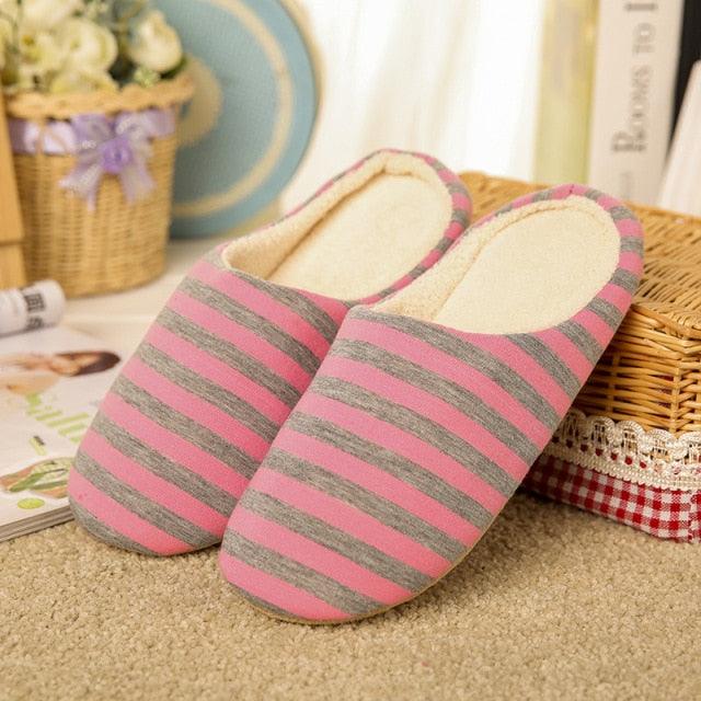 Women’s Plush Indoor Slippers: Cozy Modern Fleece Slides
