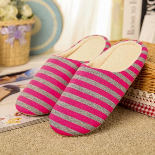 Women’s Plush Indoor Slippers: Cozy Modern Fleece Slides