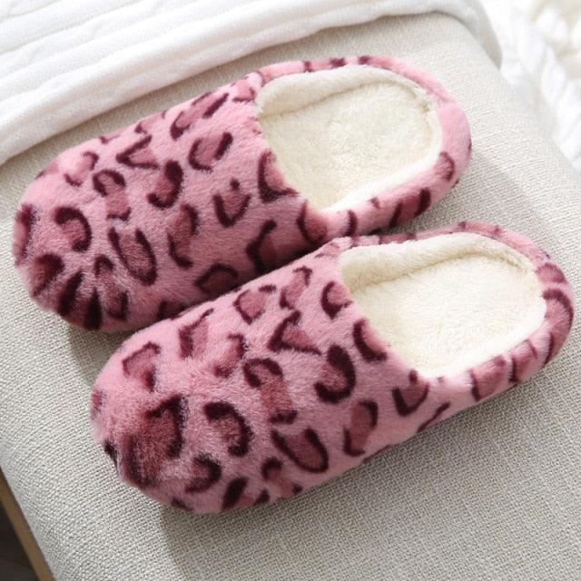 Women’s Plush Indoor Slippers: Cozy Modern Fleece Slides