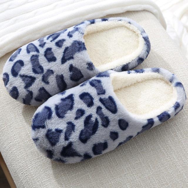 Women’s Plush Indoor Slippers: Cozy Modern Fleece Slides