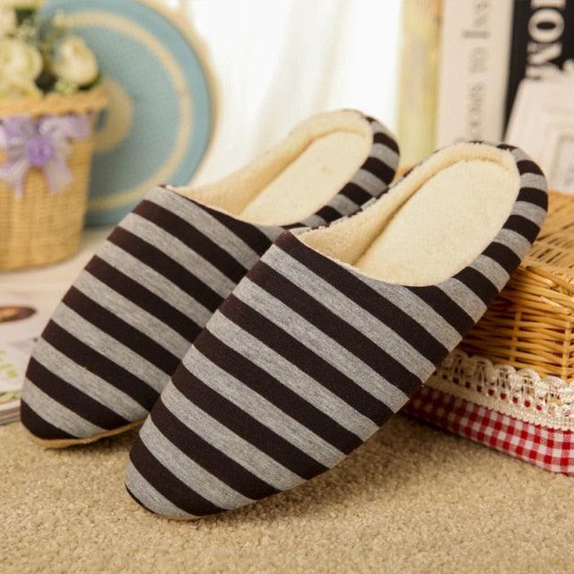 Women’s Plush Indoor Slippers: Cozy Modern Fleece Slides