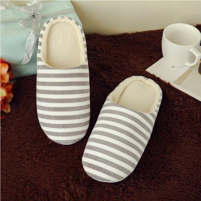 Women’s Plush Indoor Slippers: Cozy Modern Fleece Slides
