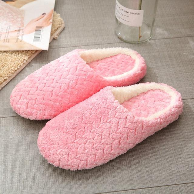 Women’s Plush Indoor Slippers: Cozy Modern Fleece Slides