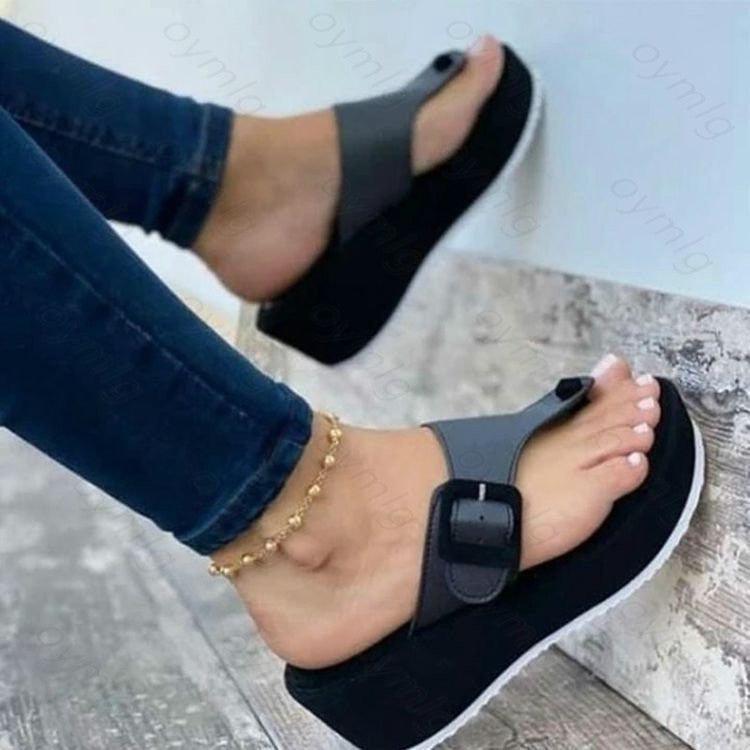Women's Flat Platform Sandals with Ankle Strap and Clip Toe