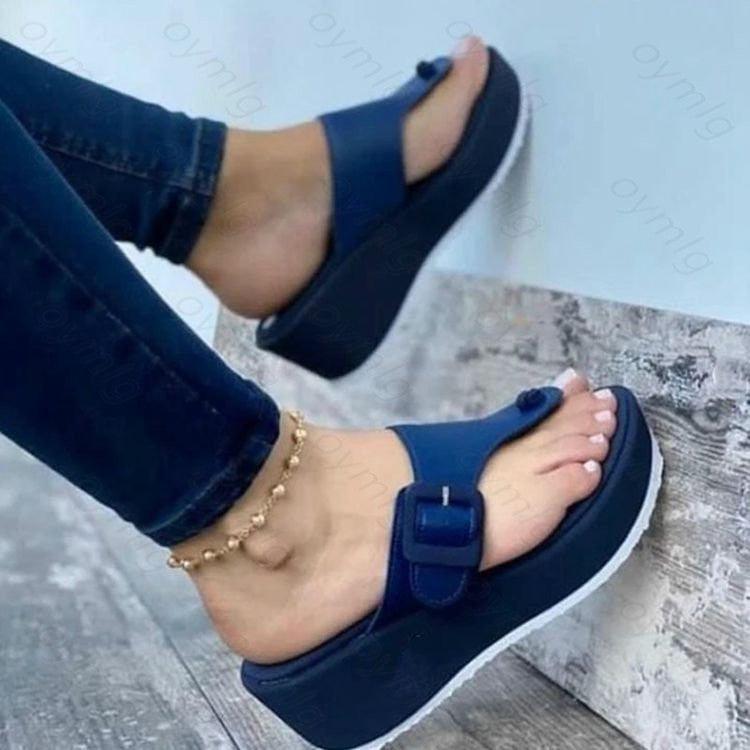 Women's Flat Platform Sandals with Ankle Strap and Clip Toe