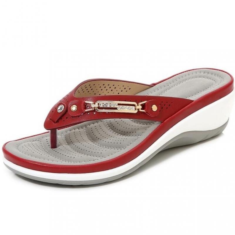 Women's modern platform thong sandals with metal button detail and thick rubber sole