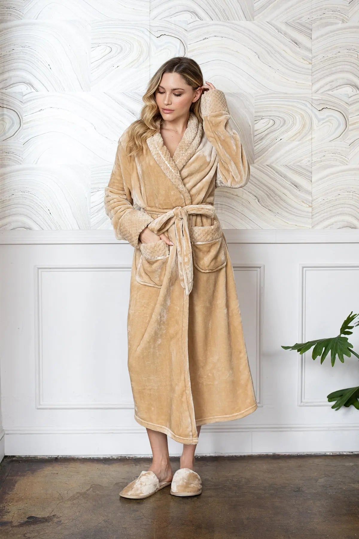Women's Ultra Soft Plush Bathrobe - Cozy Loungewear Spa Robe - Image 13