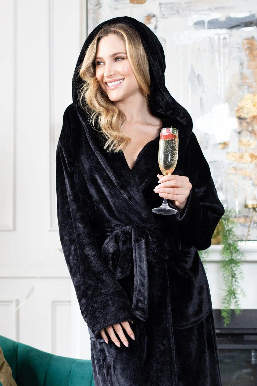Women’s Plush Hooded Robe – Soft Spa-Worthy Loungewear - Image 2