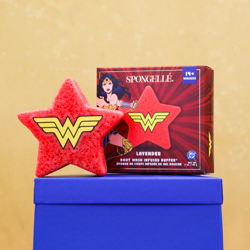 Wonder Woman Lavender Scented Star Shaped Body Wash Infused Buffer - Image 2