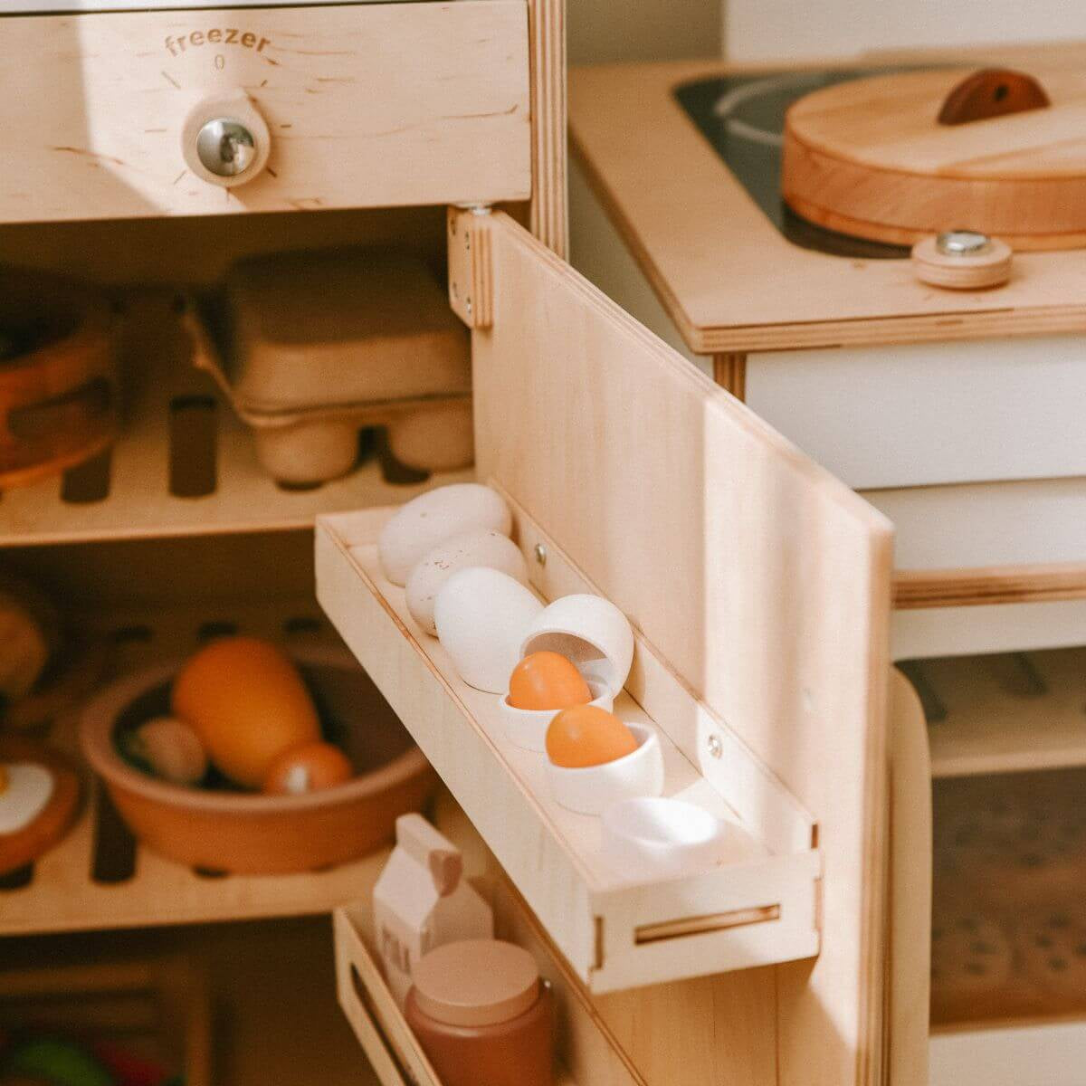 Minimalist Scandi Wooden Play Fridge for Kids – Beige & White