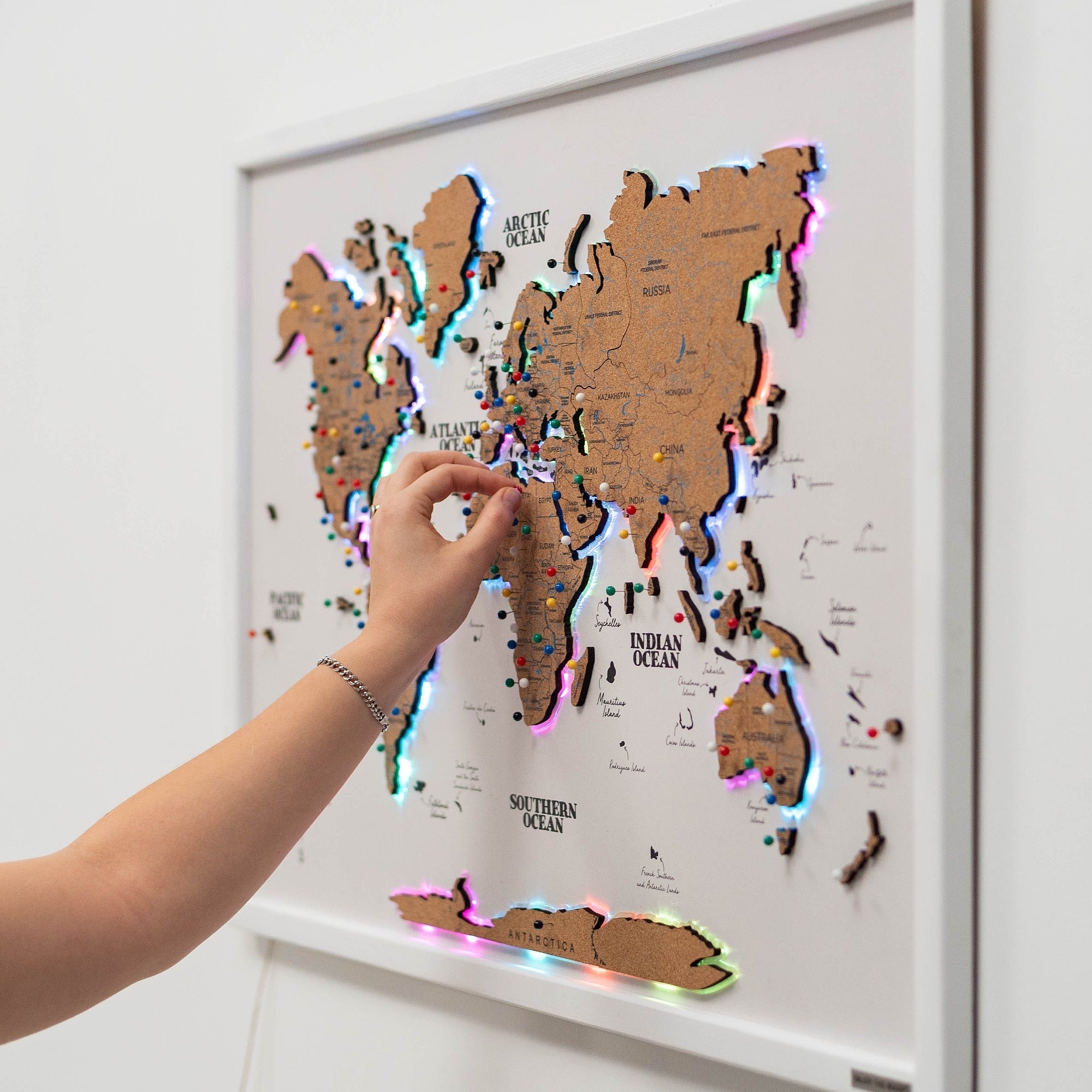 Map on Board LED 2.0 Cork Illuminated World Map Wall Decor
