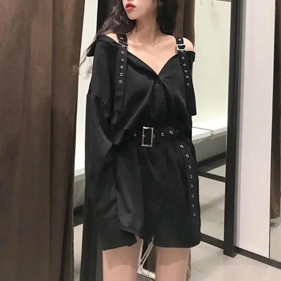 Chic Belt Accentuates Elegant Timeless Silhouette