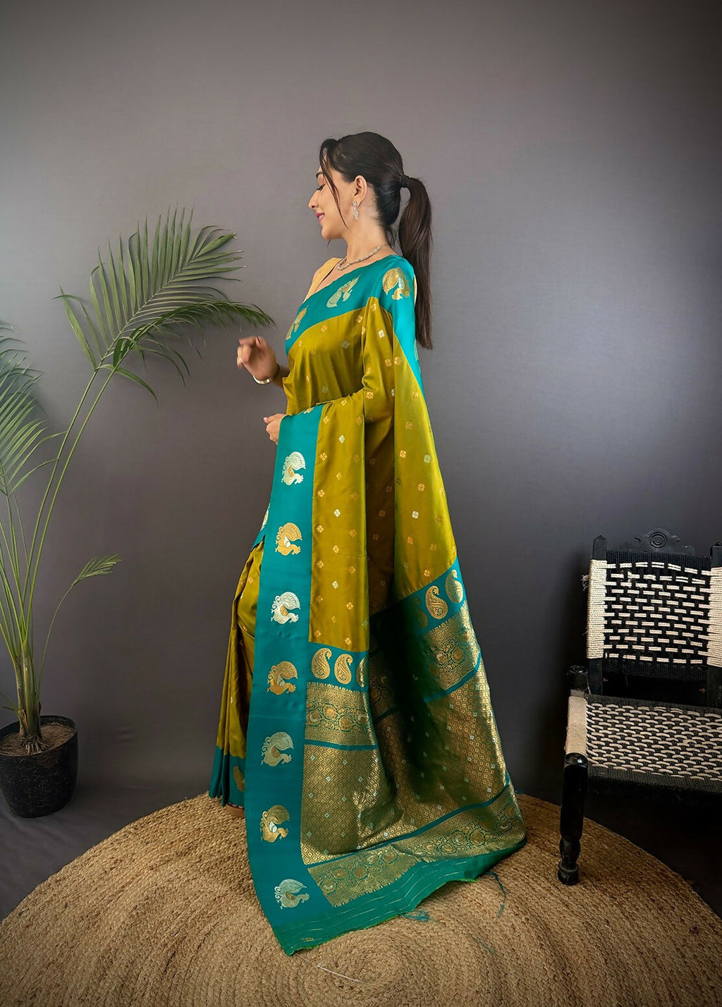 Green Butti Banarasi Soft Silk Saree with Unstitched Blouse