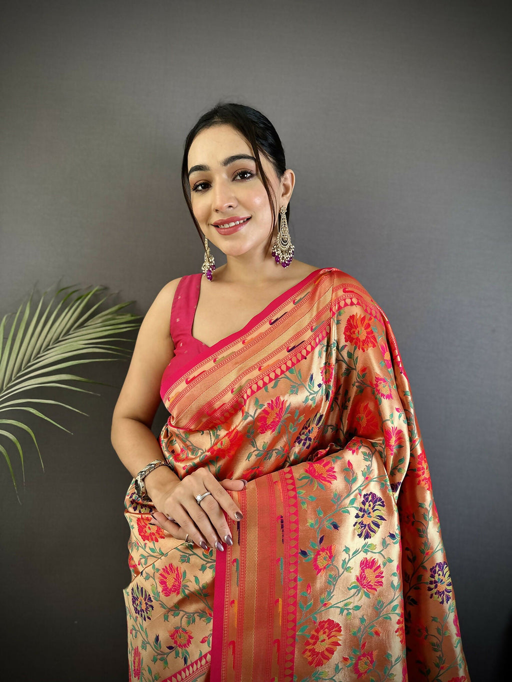 Pink Floral & Paisley Motif Soft Silk Paithani Saree
