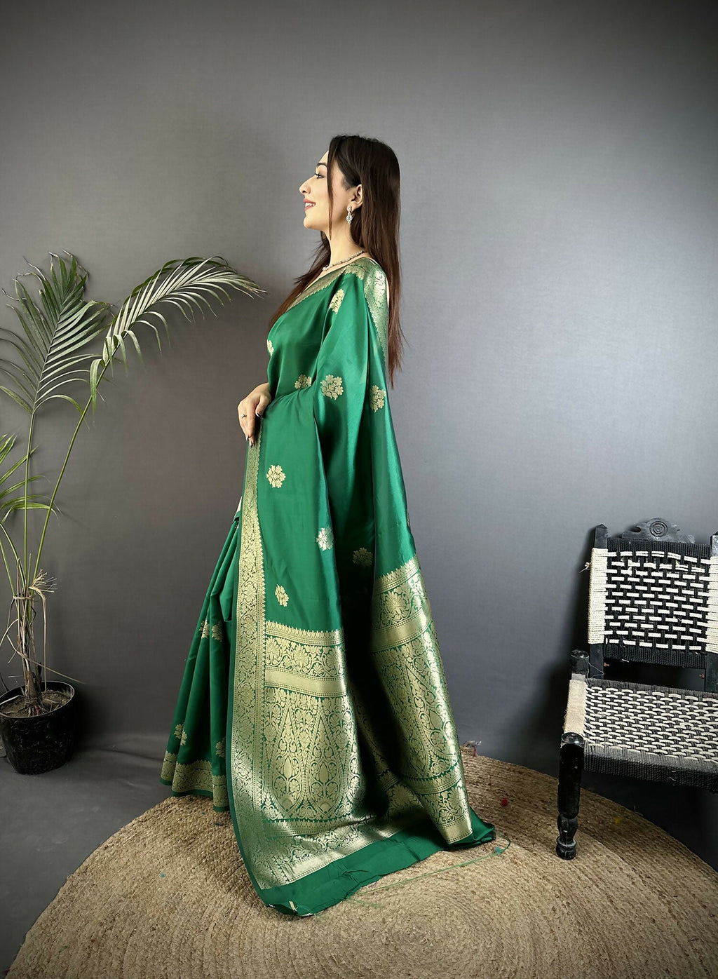 Green Floral Jacquard Woven Cotton Silk Banarasi Saree