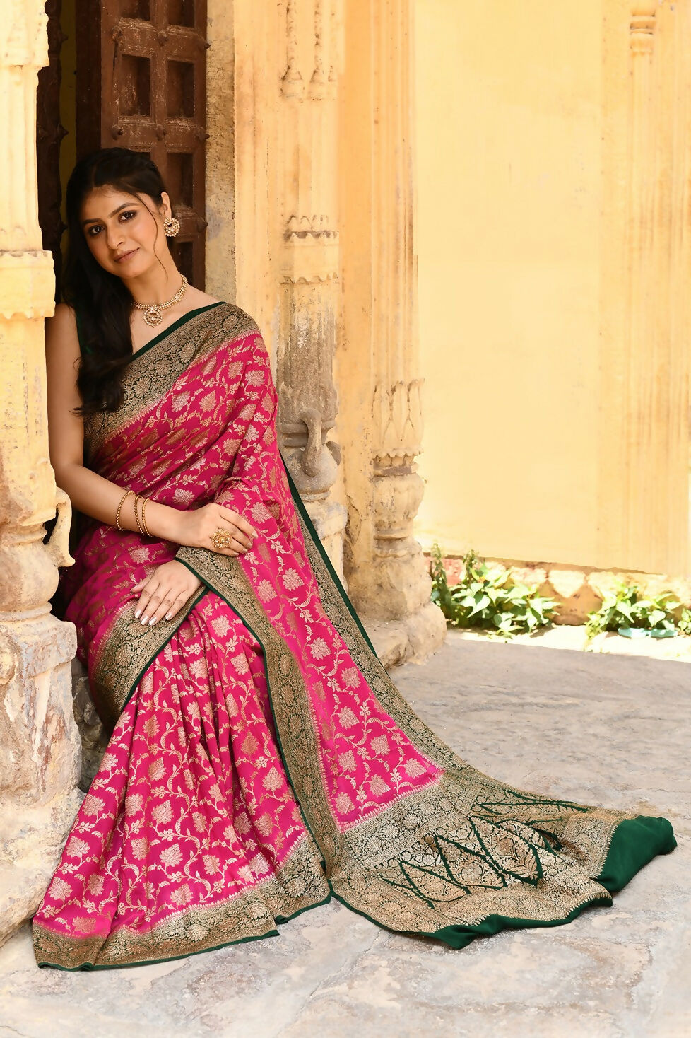 Pink Crepe Chiffon Pure Handloom Banarasi Silk Saree