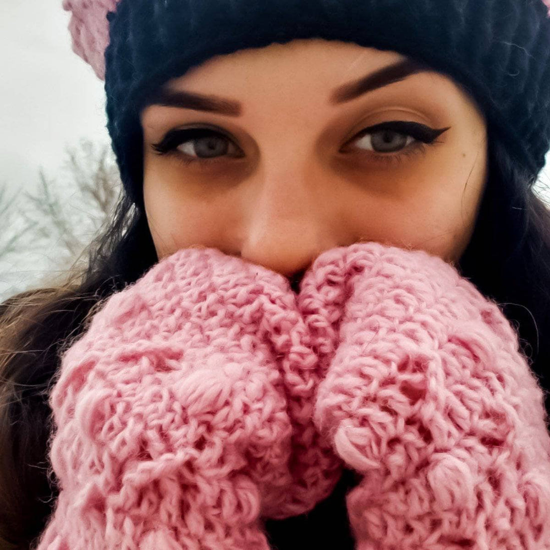 X's and O's Beanie and Mittens Crochet Pattern for Winter