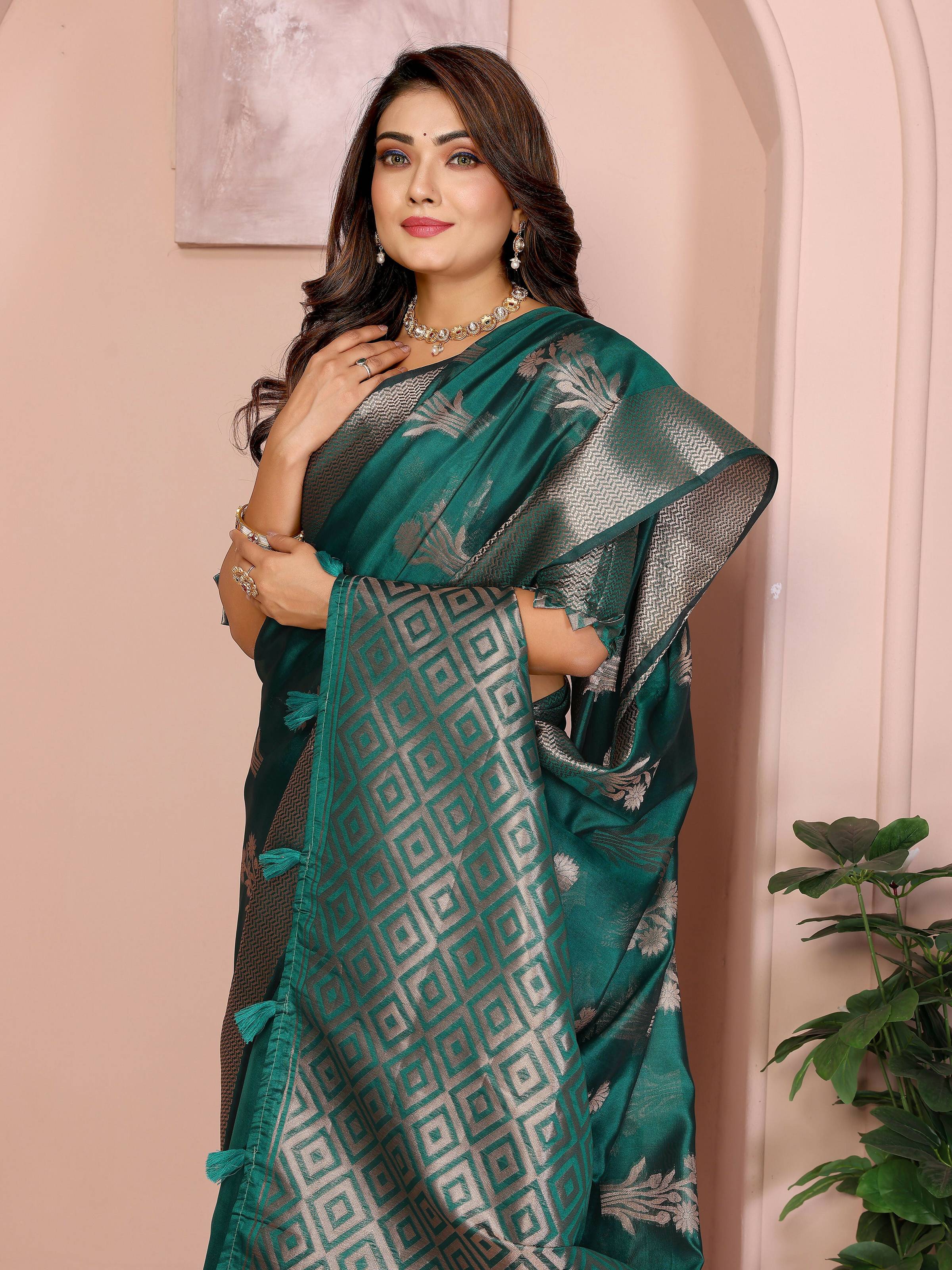 Green Soft Organza Silk Weaving Saree for Festive Occasions