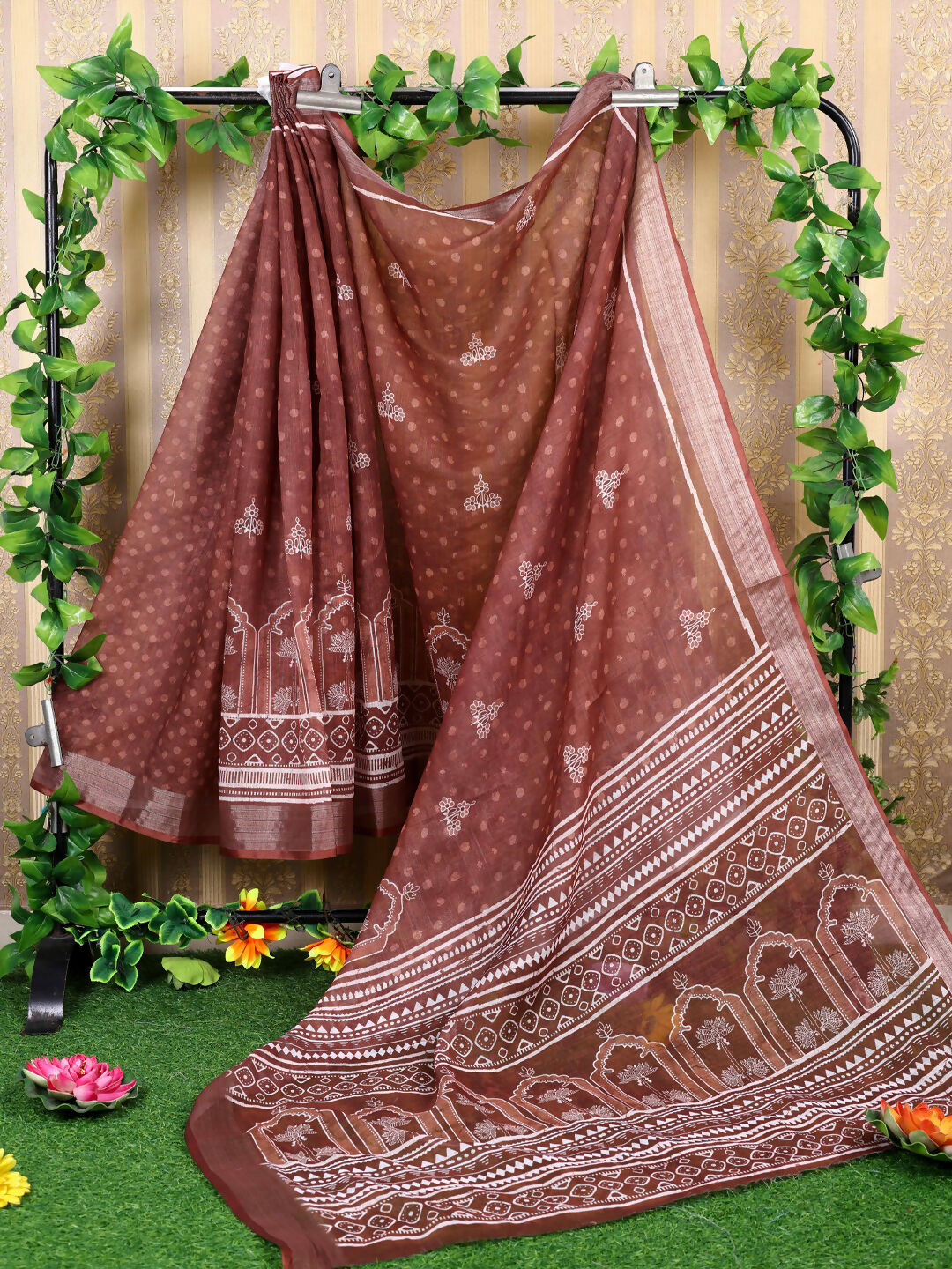 Classic brown cotton saree with matching brown blouse fabric
