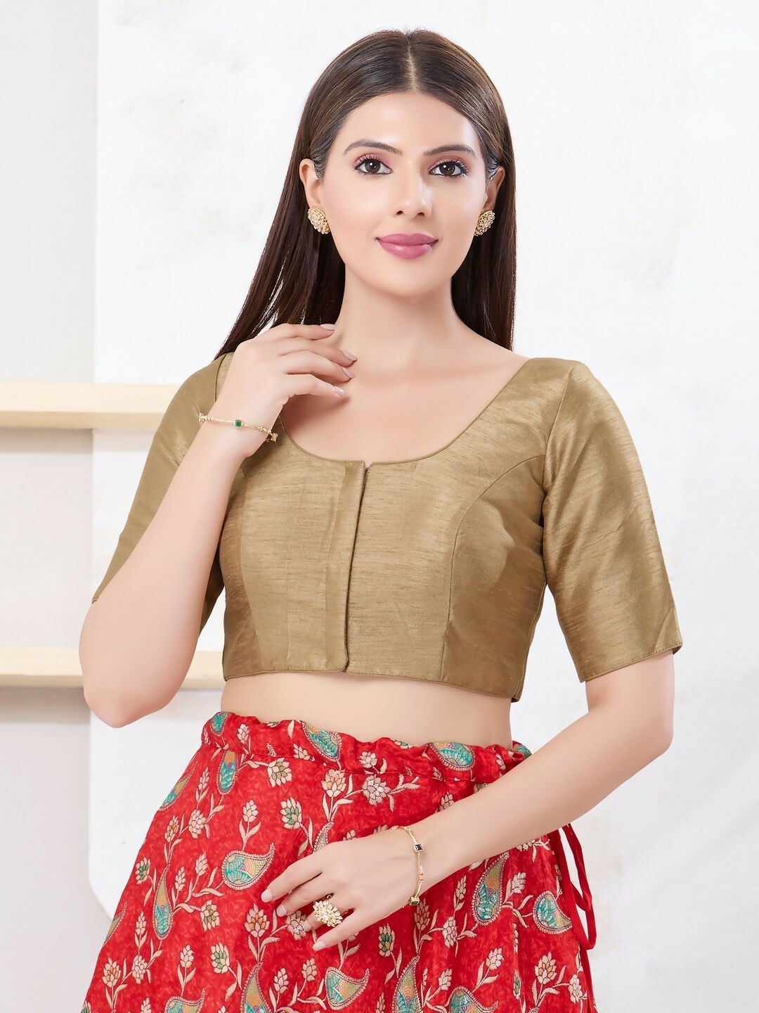Sleeveless copper Dupion silk blouse with round neck and front-open design