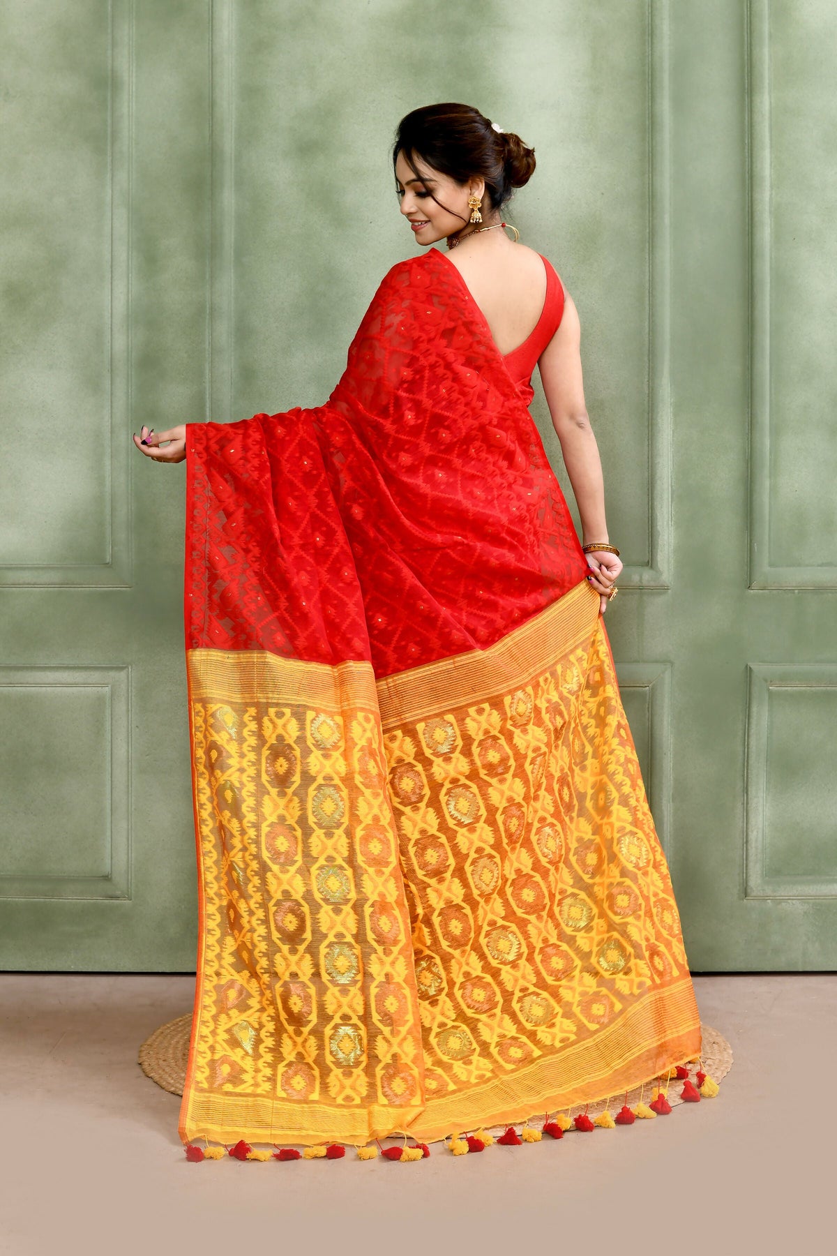 Red Embellished Cotton Blend Jamdani Saree