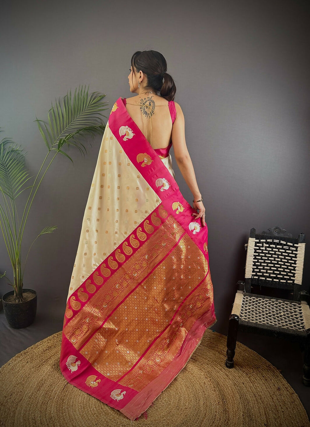 Pink Butti Banarasi Soft Silk Saree with Unstitched Blouse
