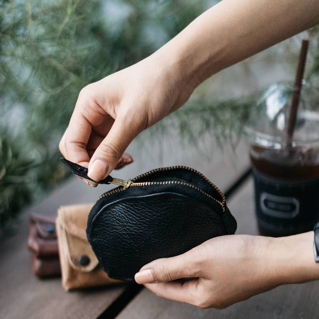 Handmade Leather Coin Purse - Compact & Durable Zipper Pouch